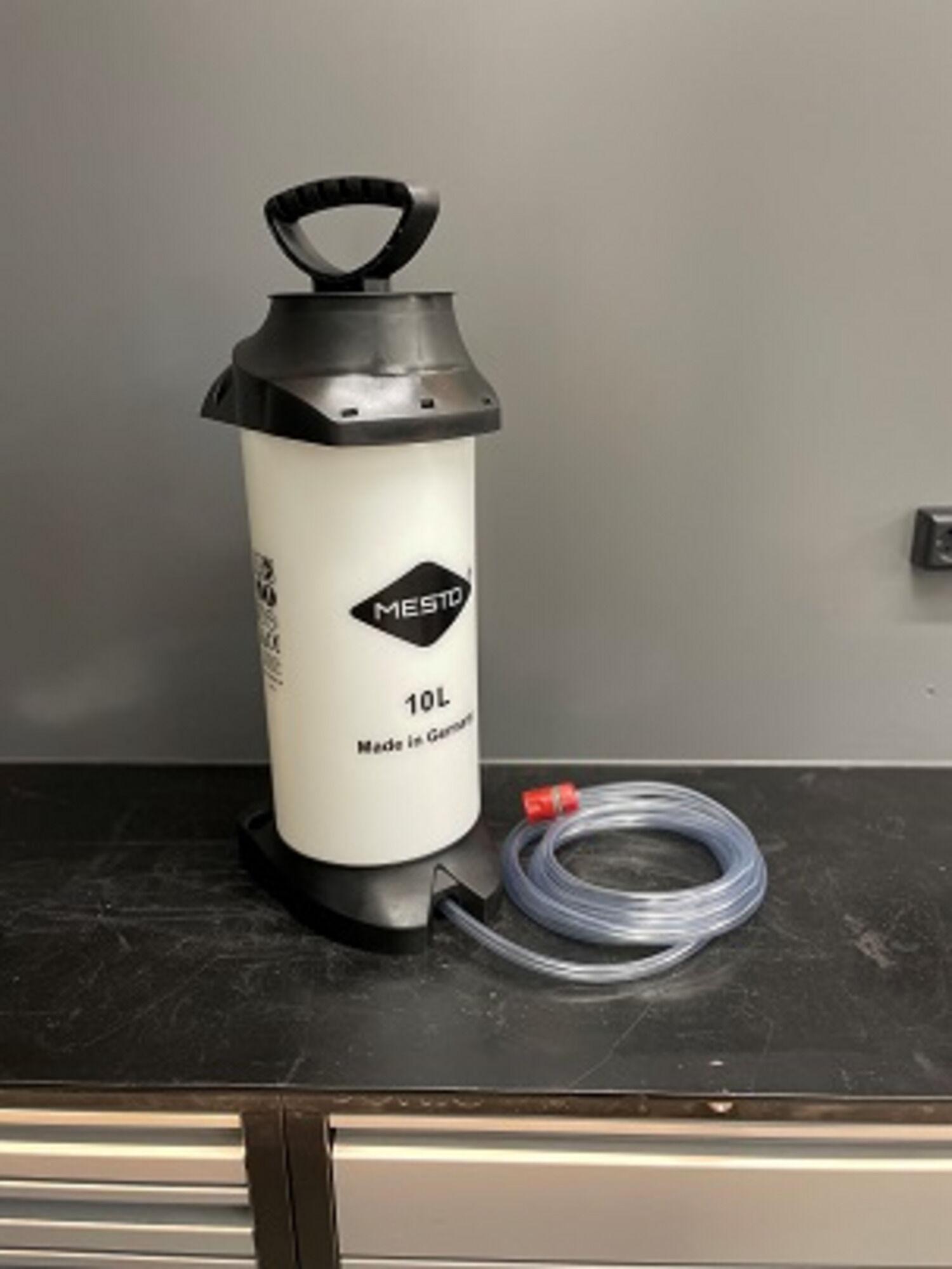 Kjerneboremaskin m/stativ og vannkanne